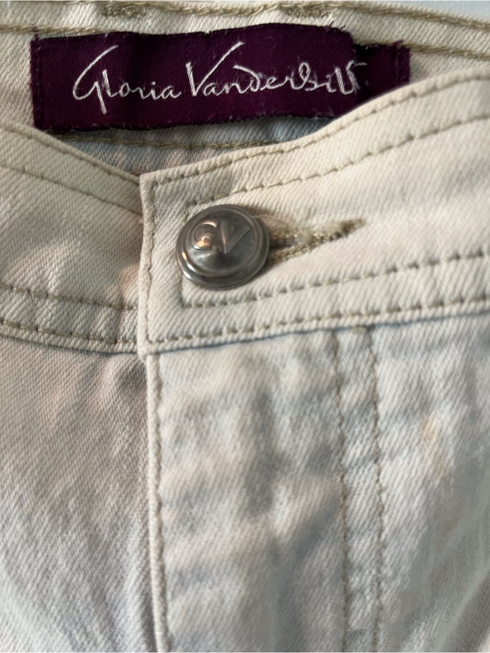 Gloria Vanderbilt Off-White High-Rise Jeans with Silver Button
